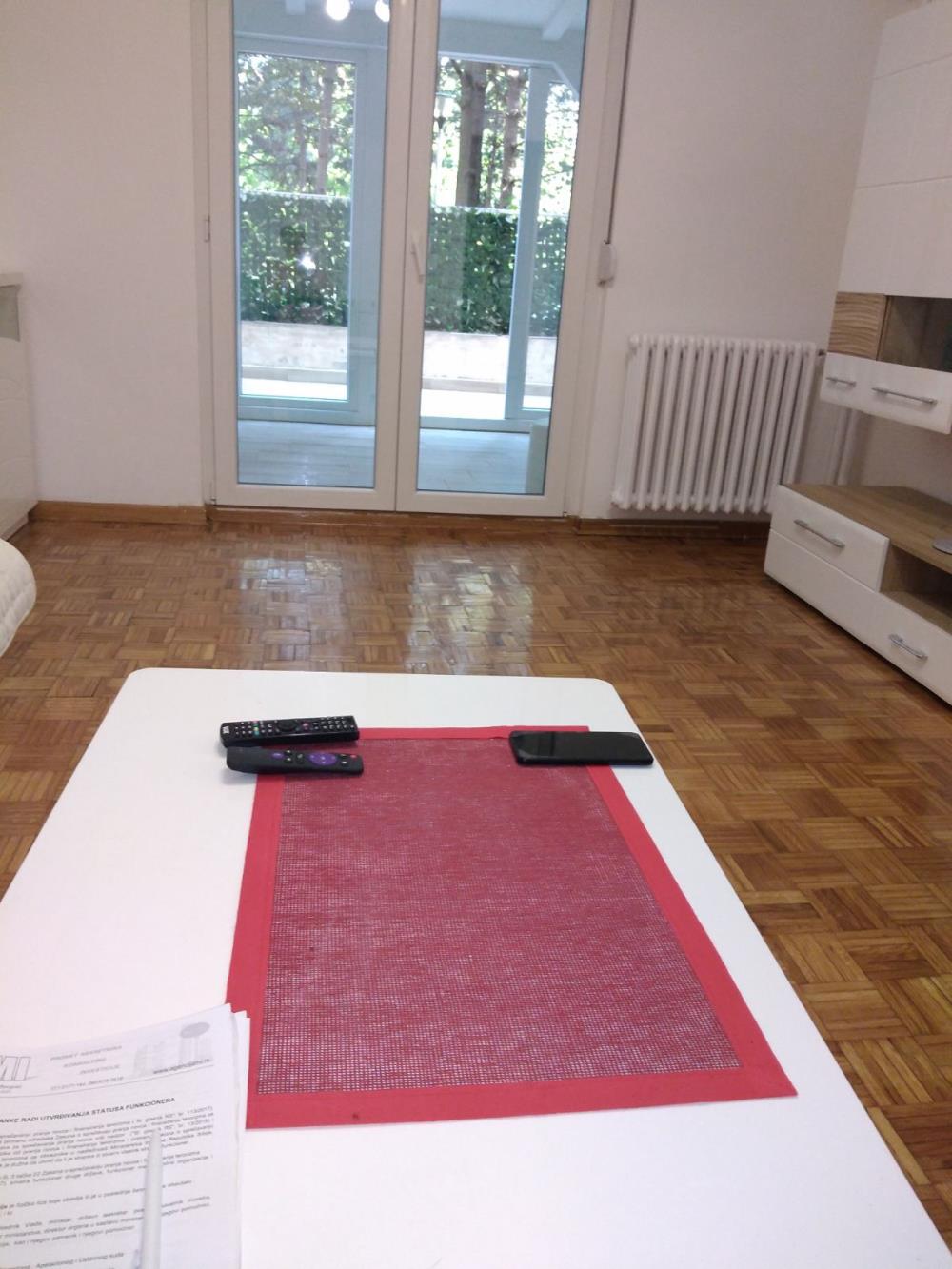 Bež Kosa , 3,5-soban  namešten