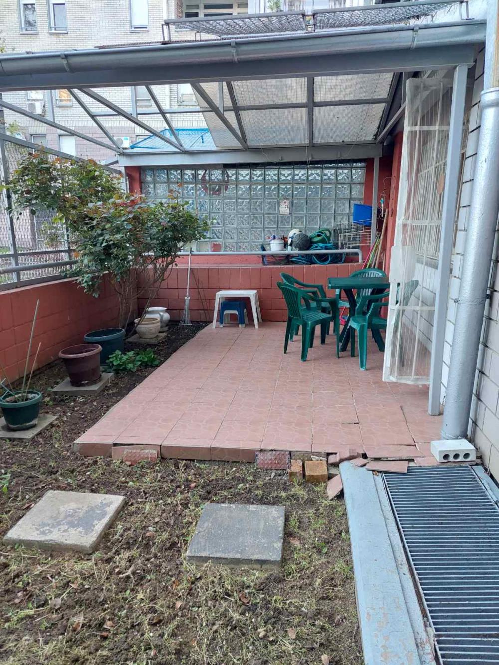 Blok 24, 2-soban, 56m,