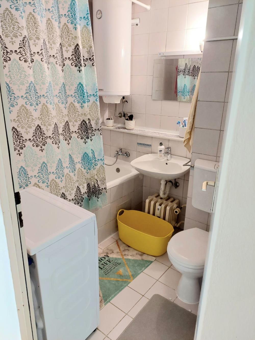 Blok 24, 2-soban, 56m,
