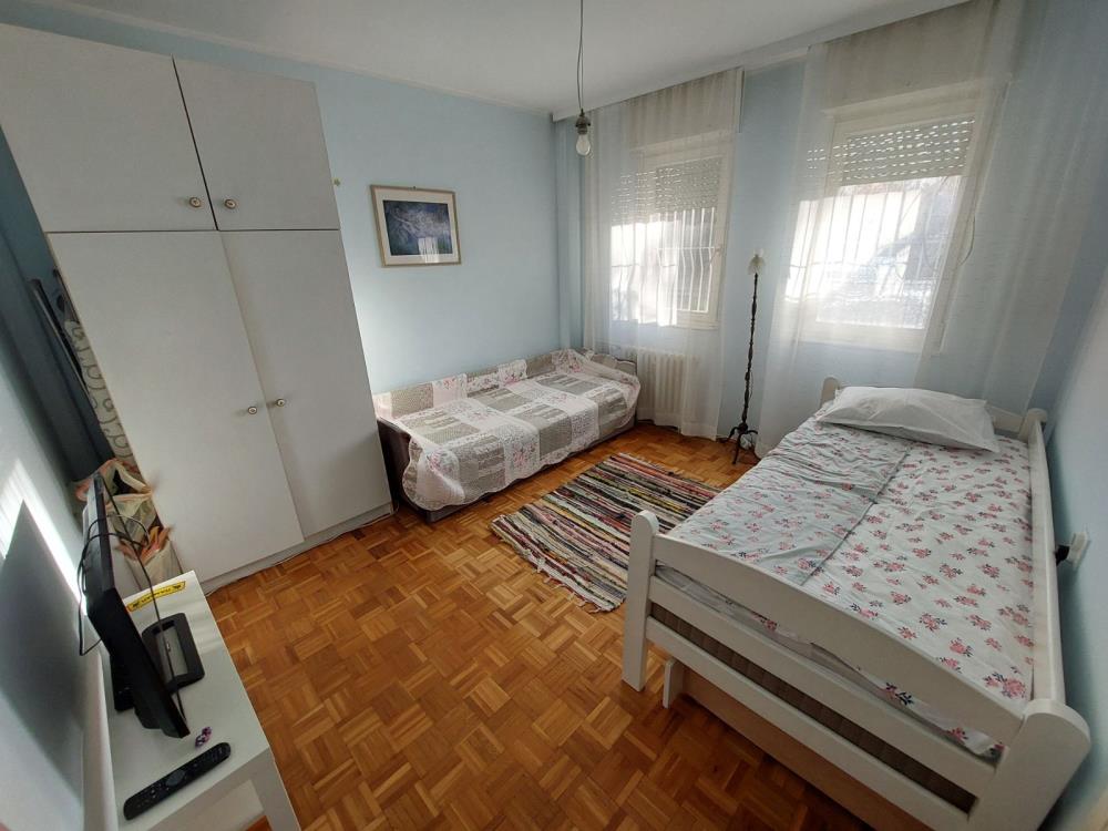 Blok 24, 2-soban, 56m,