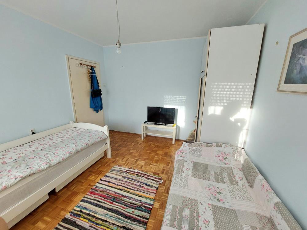Blok 24, 2-soban, 56m,