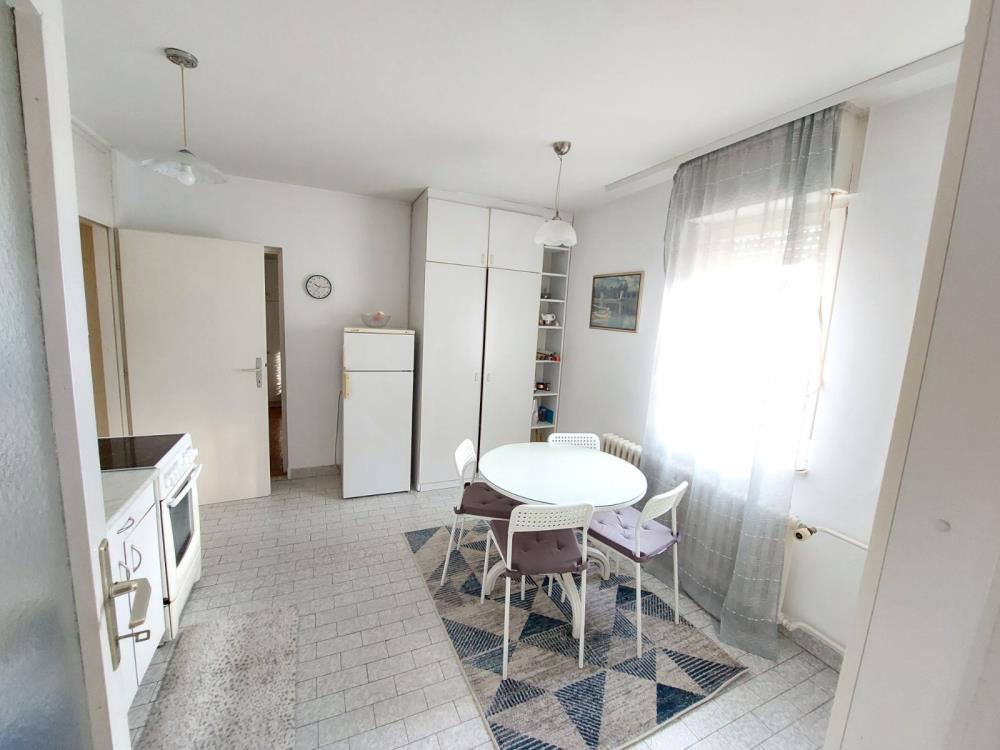 Blok 24, 2-soban, 56m,