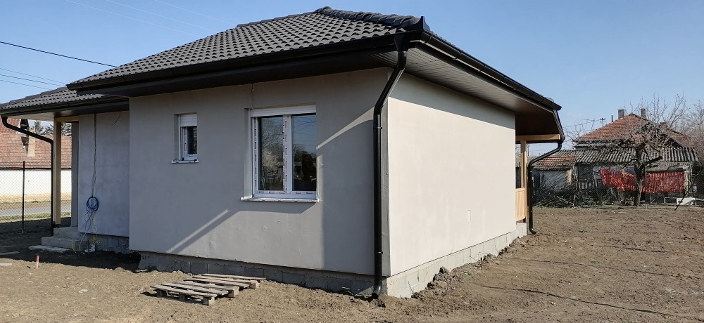 Boljevci Kuća u sivoj fazi 65kvm + 5 ari