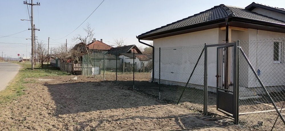 Boljevci Kuća u sivoj fazi 65kvm + 5 ari