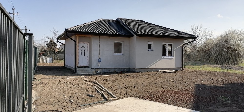 Boljevci Kuća u sivoj fazi 65kvm + 5 ari