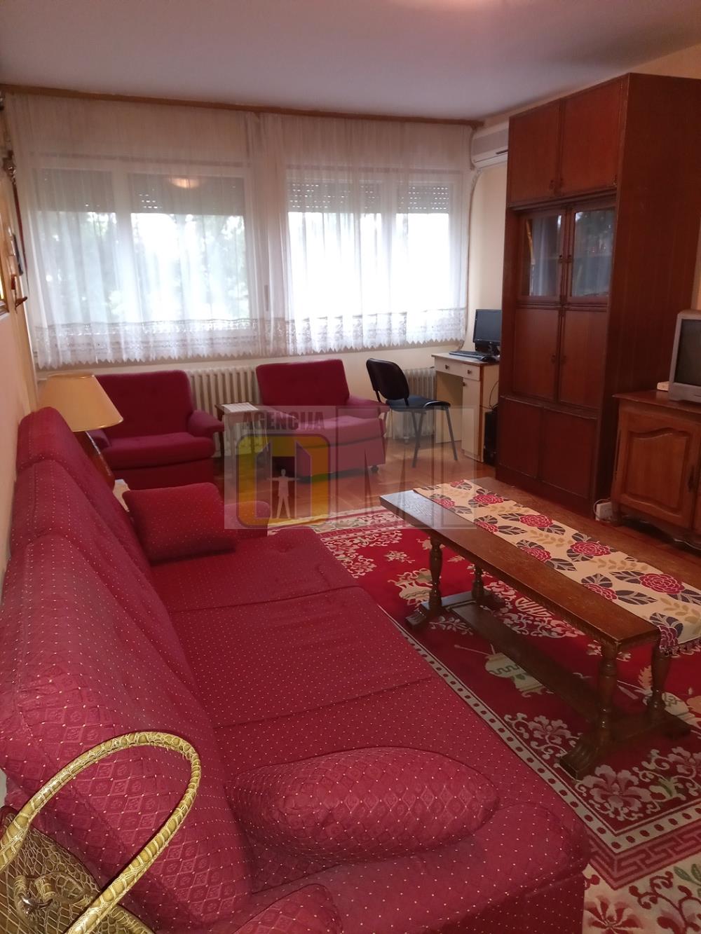 Hotel YU , uknjižen, 67m