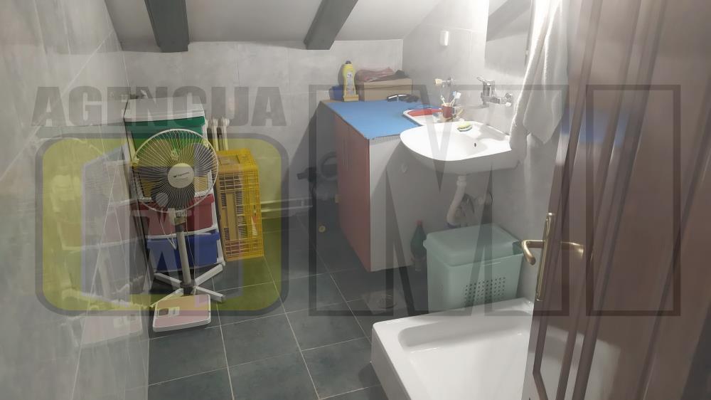 Novi Beograd, Luja Adamiča, 4.5, 92M2 (120m2)