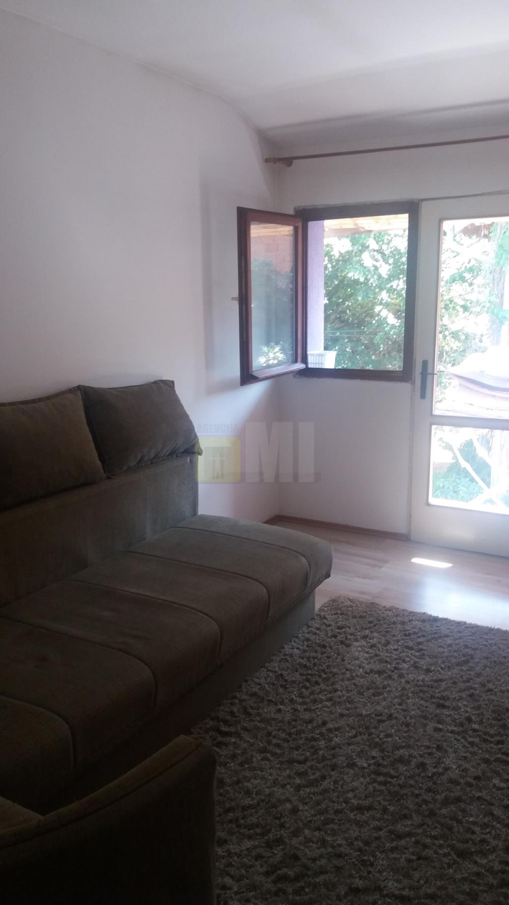 Surčin, kuća 183m+4a, 160.000 €