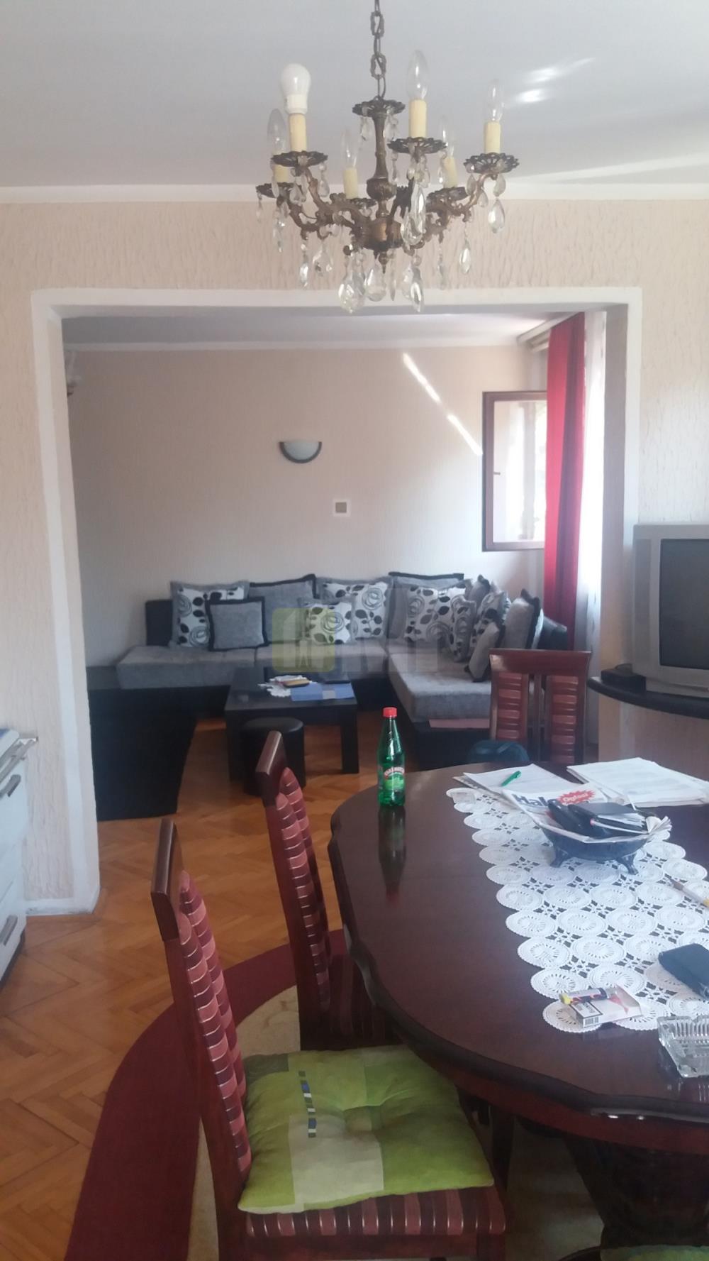 Surčin, kuća 183m+4a, 160.000 €