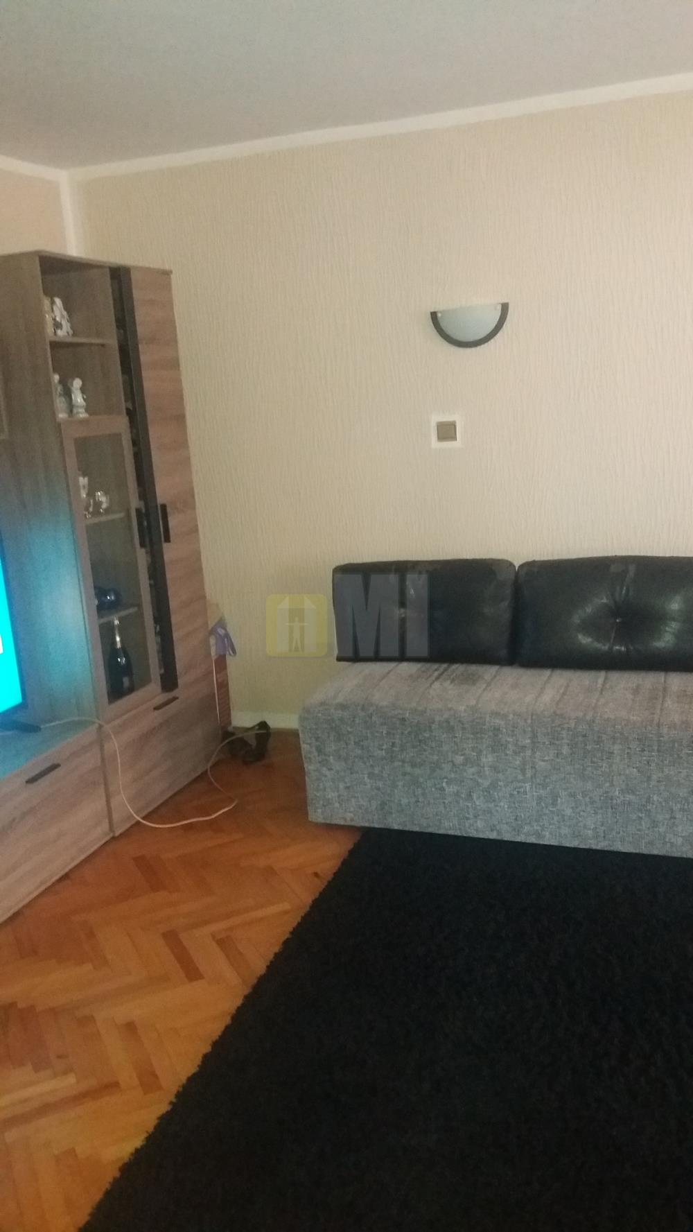 Surčin, kuća 183m+4a, 160.000 €