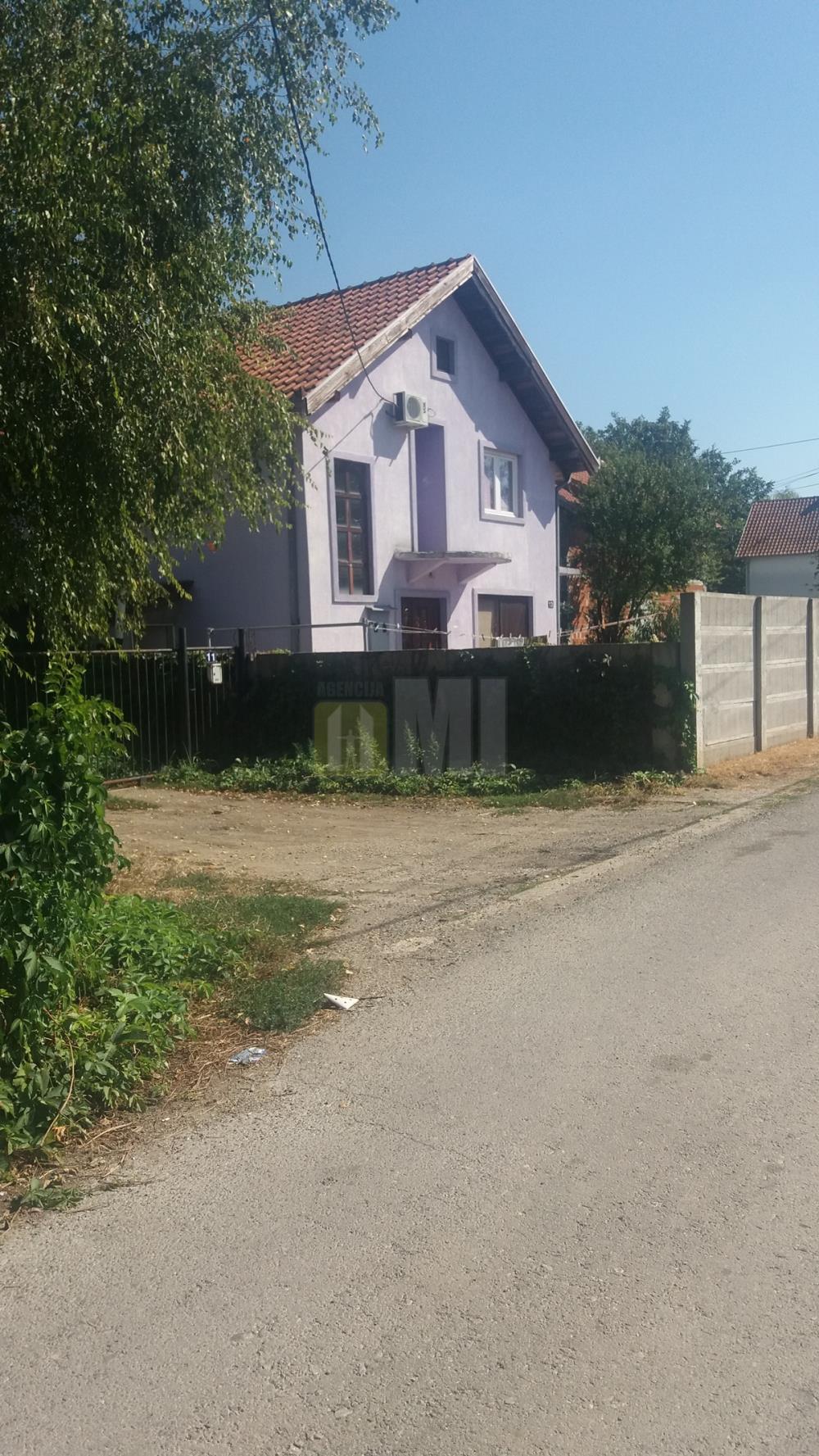 Surčin, kuća 183m+4a, 160.000 €