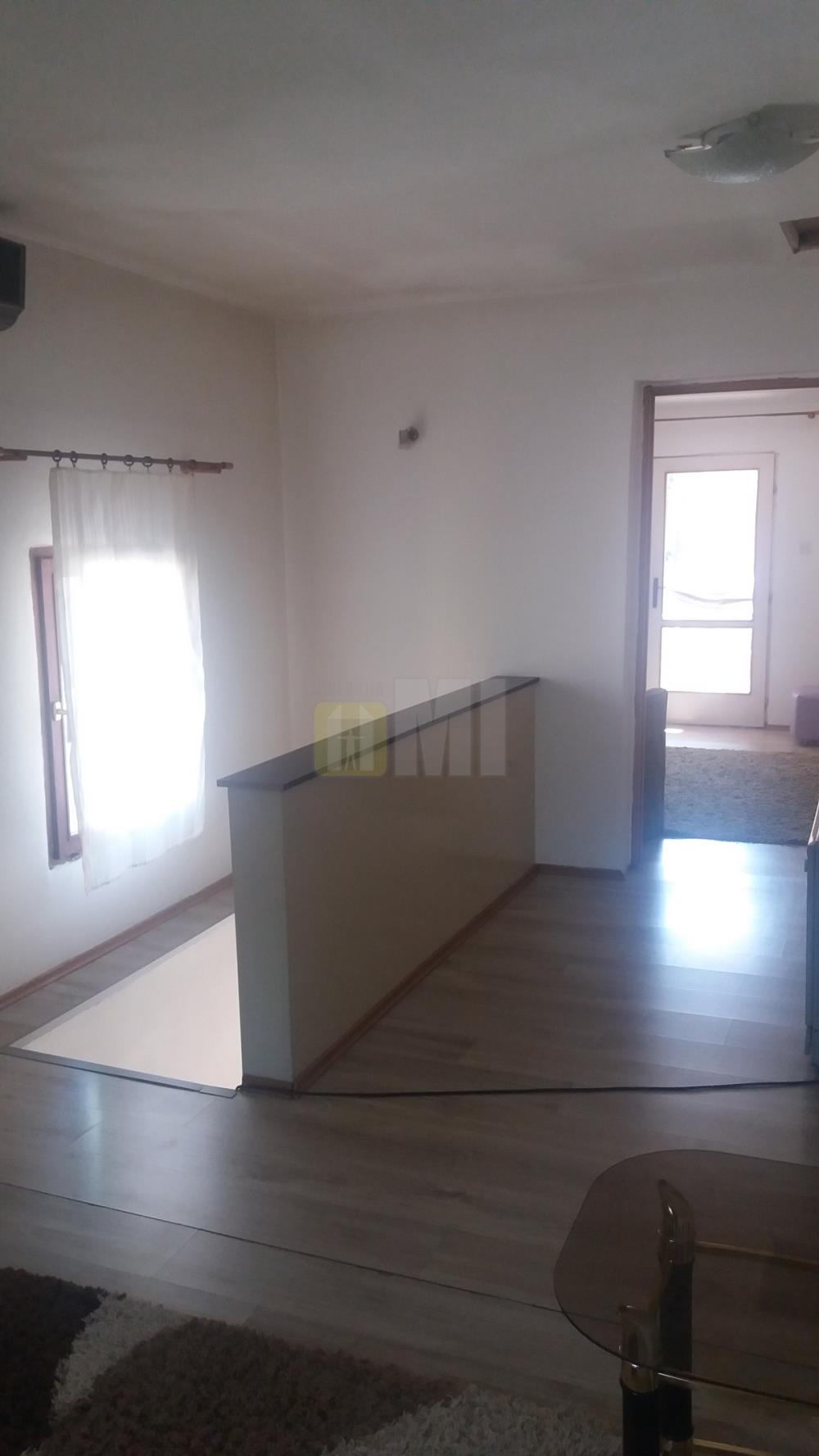 Surčin, kuća 183m+4a, 160.000 €