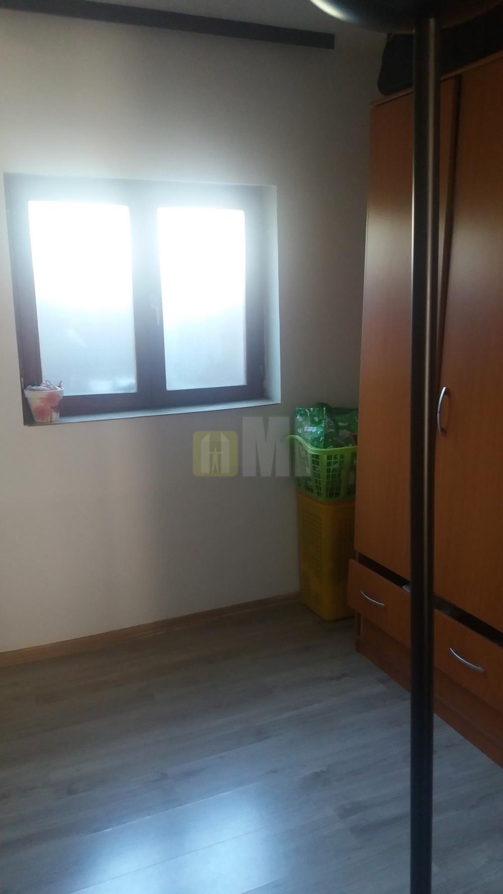 Surčin, kuća 183m+4a, 160.000 €