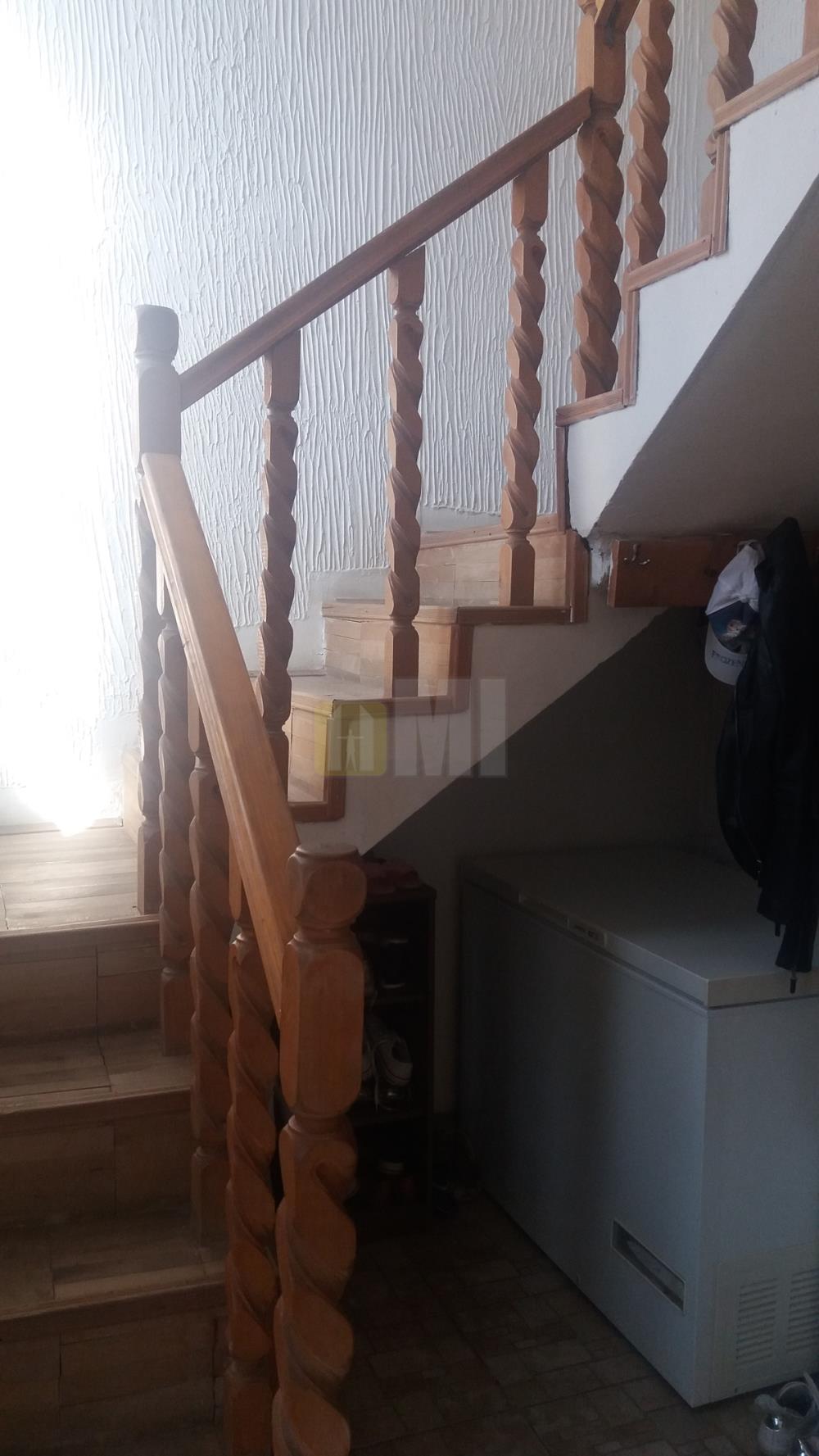 Surčin, kuća 183m+4a, 160.000 €