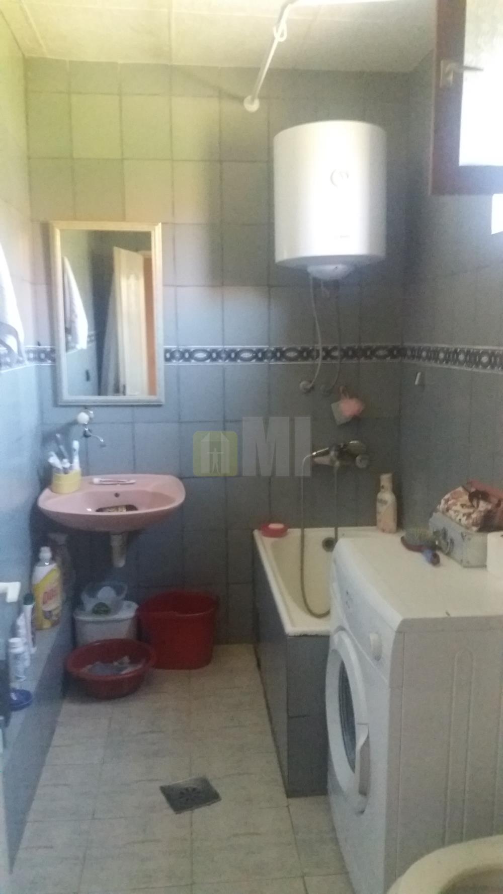 Surčin, kuća 183m+4a, 160.000 €