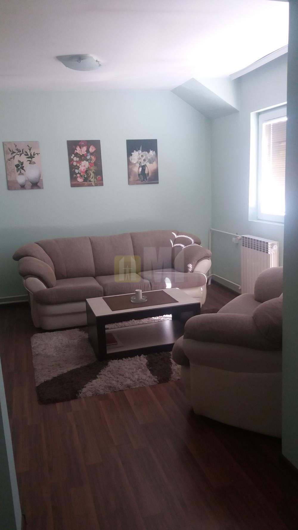 Surčin, kuća 183m+4a, 160.000 €