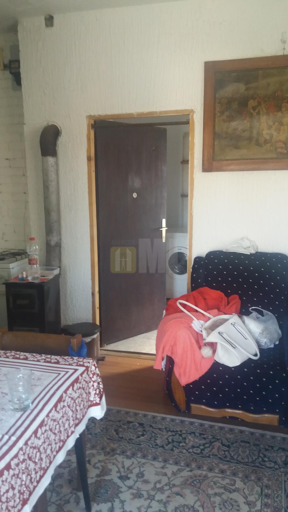 Surčin, kuća 540m+8a, 300.000 €