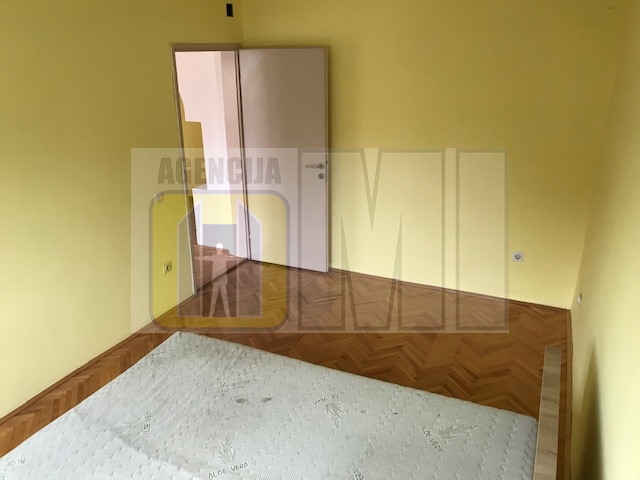 Vračar, kod hrama, 3-soban, polunamešten