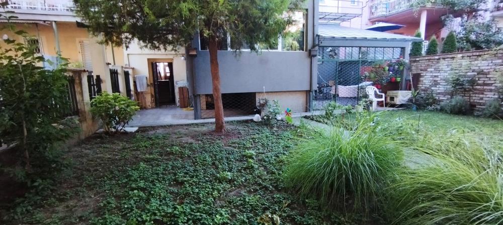 Zemun centar, Nemanjina, 110m2+42m2
