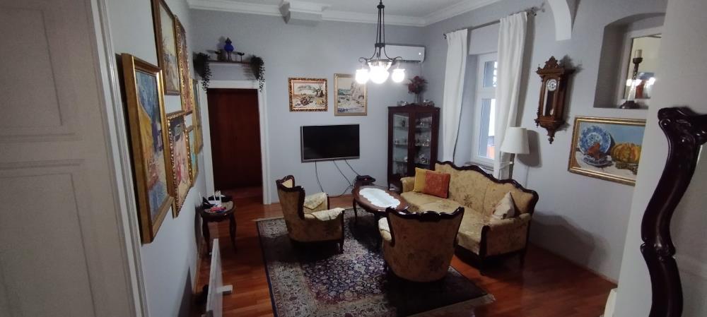 Zemun centar, Nemanjina, 110m2+42m2