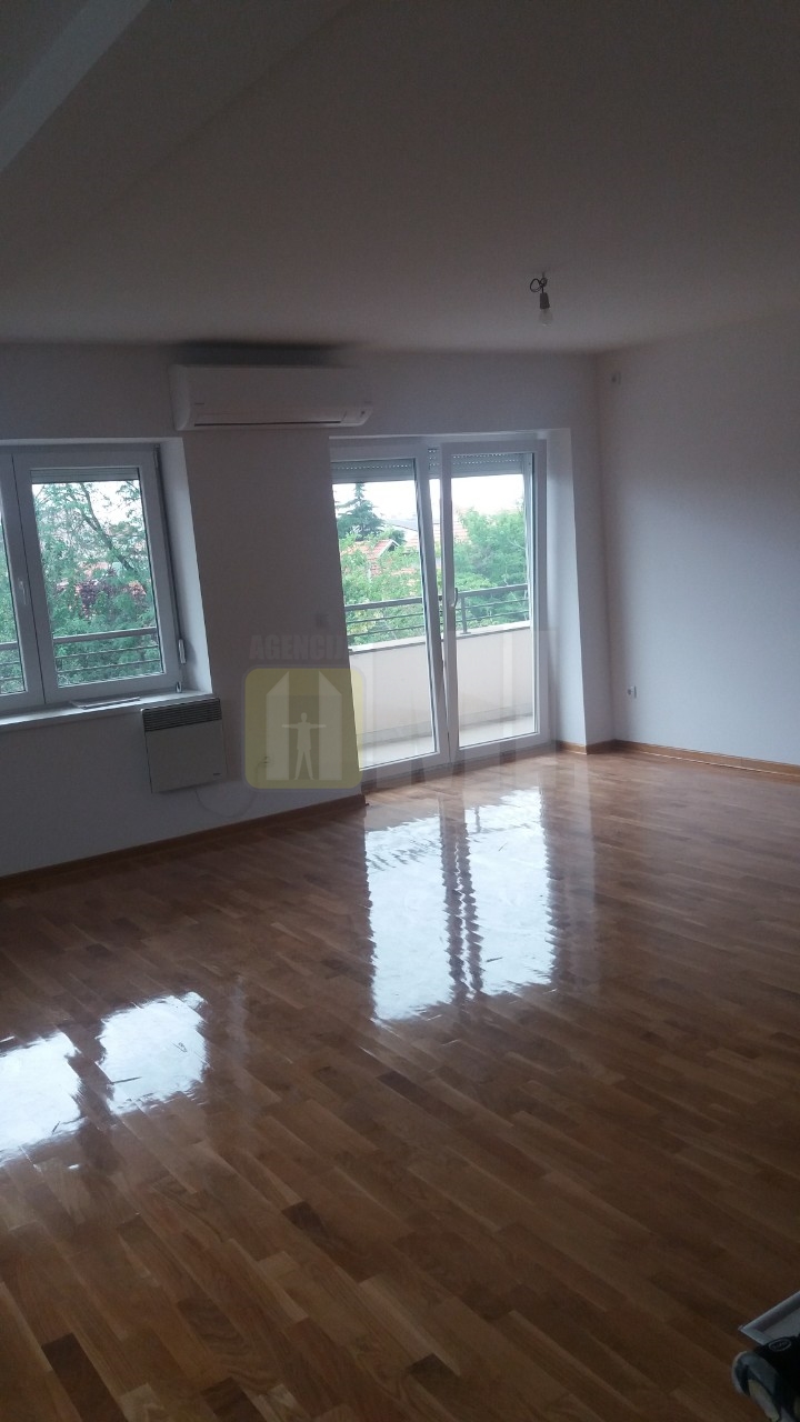 Zemun . D Rakića, 3.0, dupleks, 119,000€